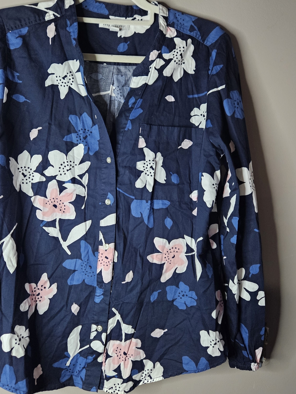Free People Navy Floral Button-Down Blouse Ptp 21.5" Length 27" 100% Cotton